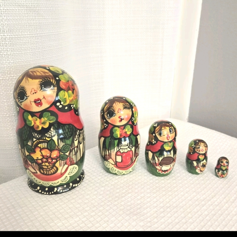 Russian Wood Nesting Doll Set Geranium Flower Artist Signed 5 piece